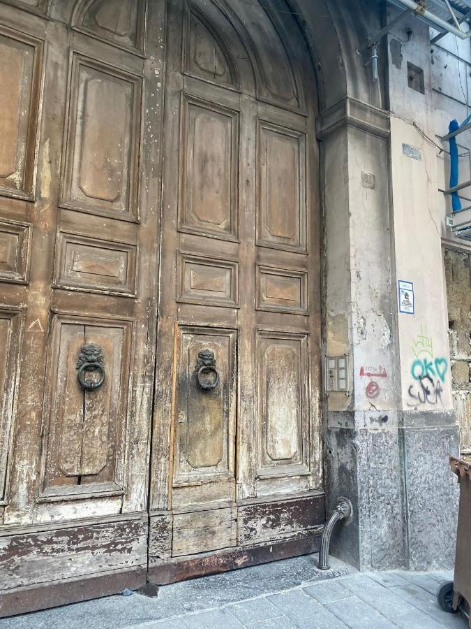 Maison Dante Наполи Екстериор снимка
